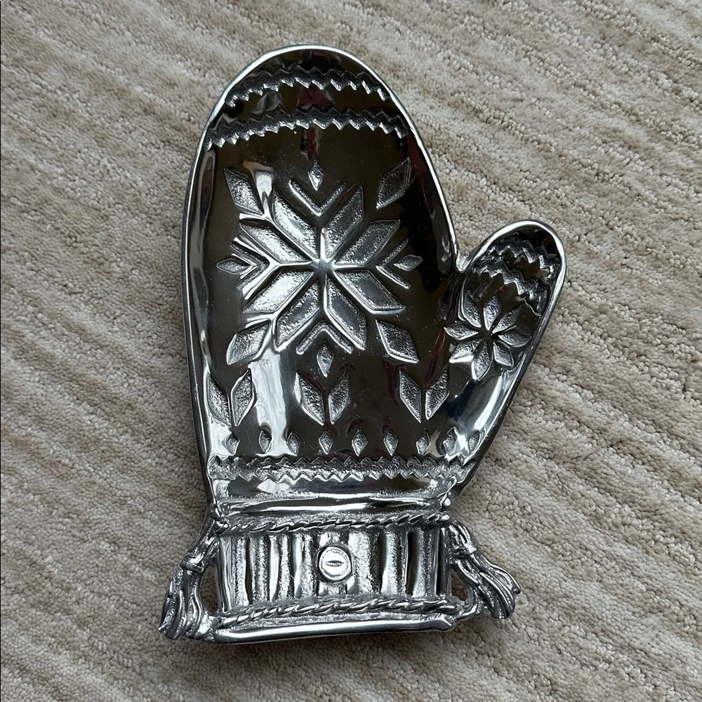 Mariposa Mitten Dish Brillante Cast Aluminum Serving Dish Candy Dish Trinket